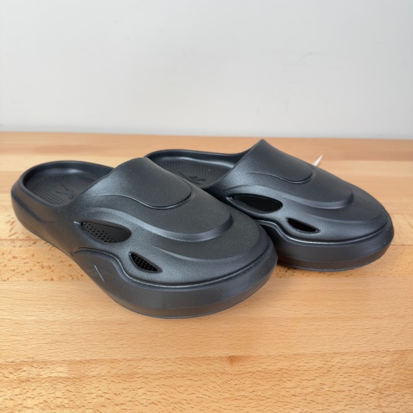 Reebok Other - Reebok DMX Recovery Mule Unisex Size M9 W10 Black 100244588 Basketball Slides